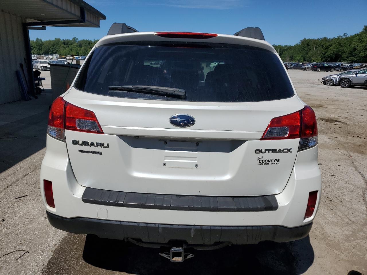 4S4BRCGC3B3431414 2011 Subaru Outback 2.5I Premium