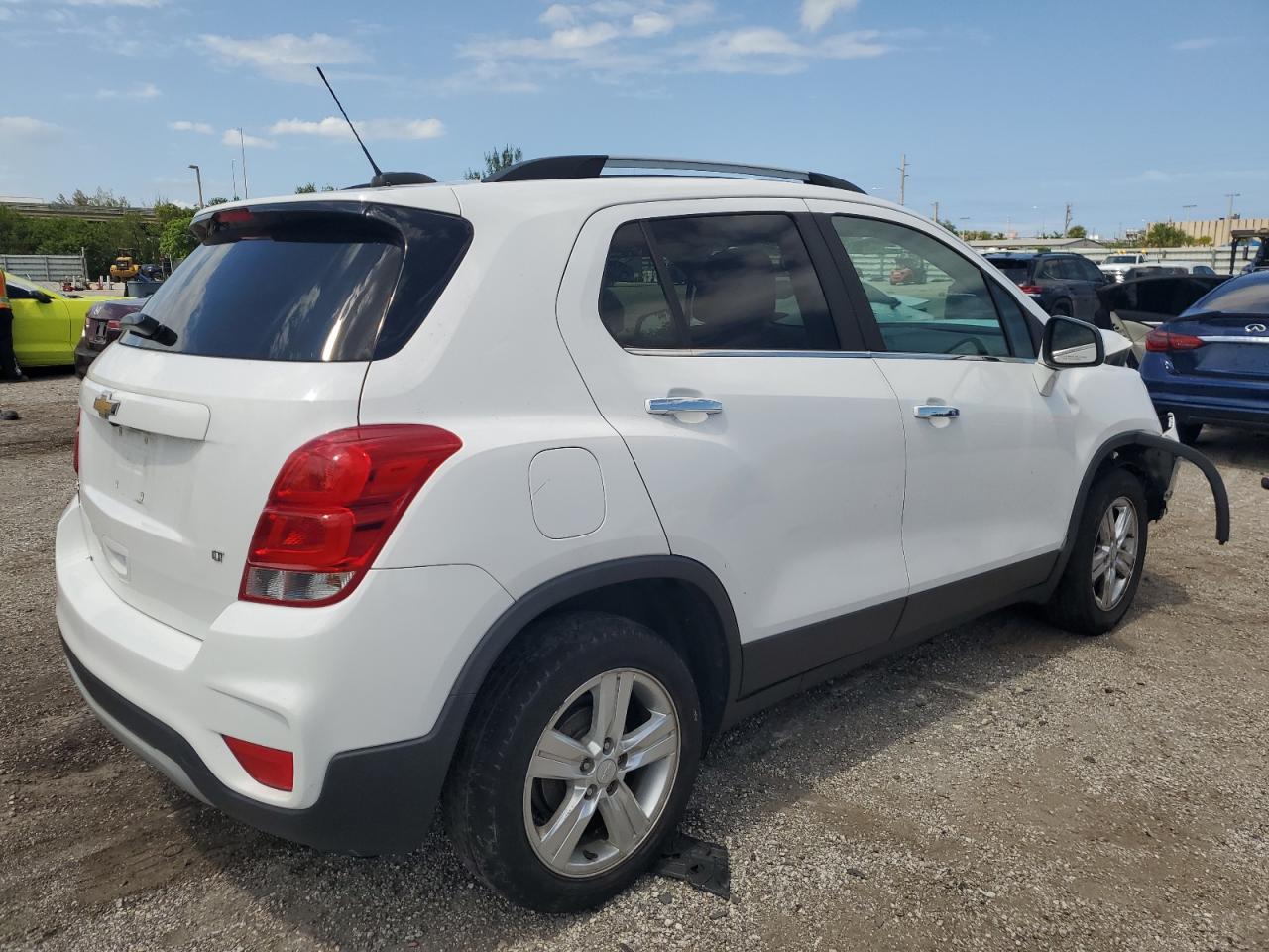 3GNCJLSB1HL261928 2017 Chevrolet Trax 1Lt