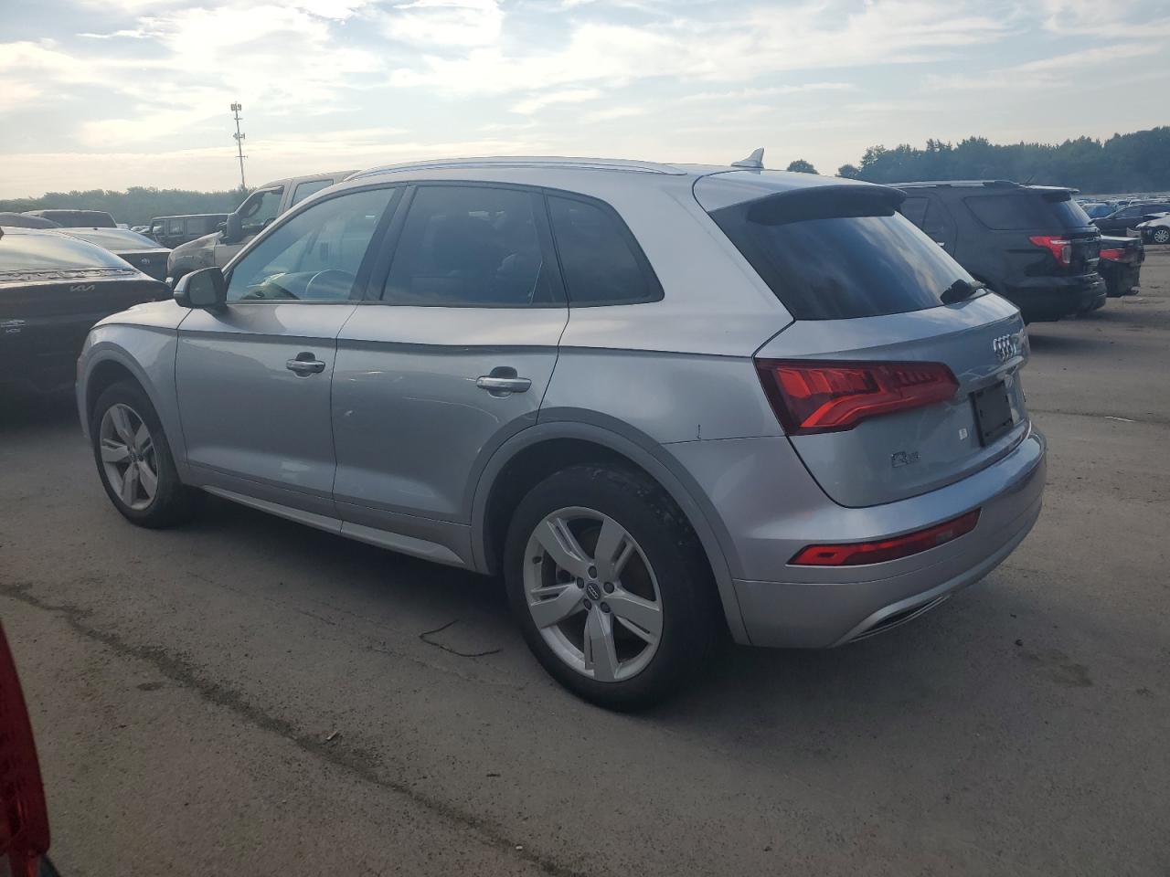 WA1ANAFY8J2007125 2018 Audi Q5 Premium