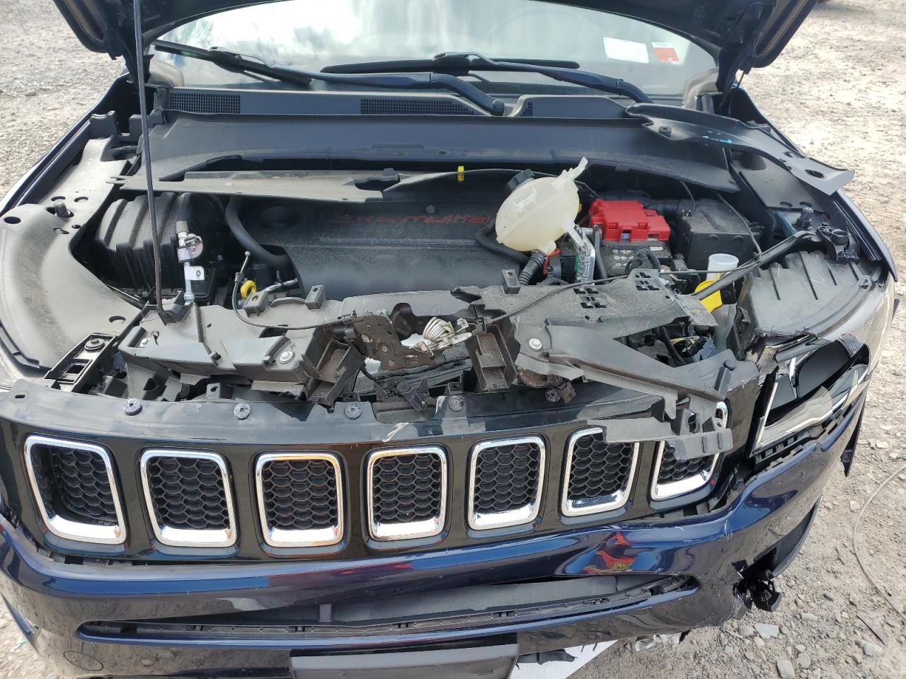 3C4NJDBB9KT713557 2019 Jeep Compass Latitude