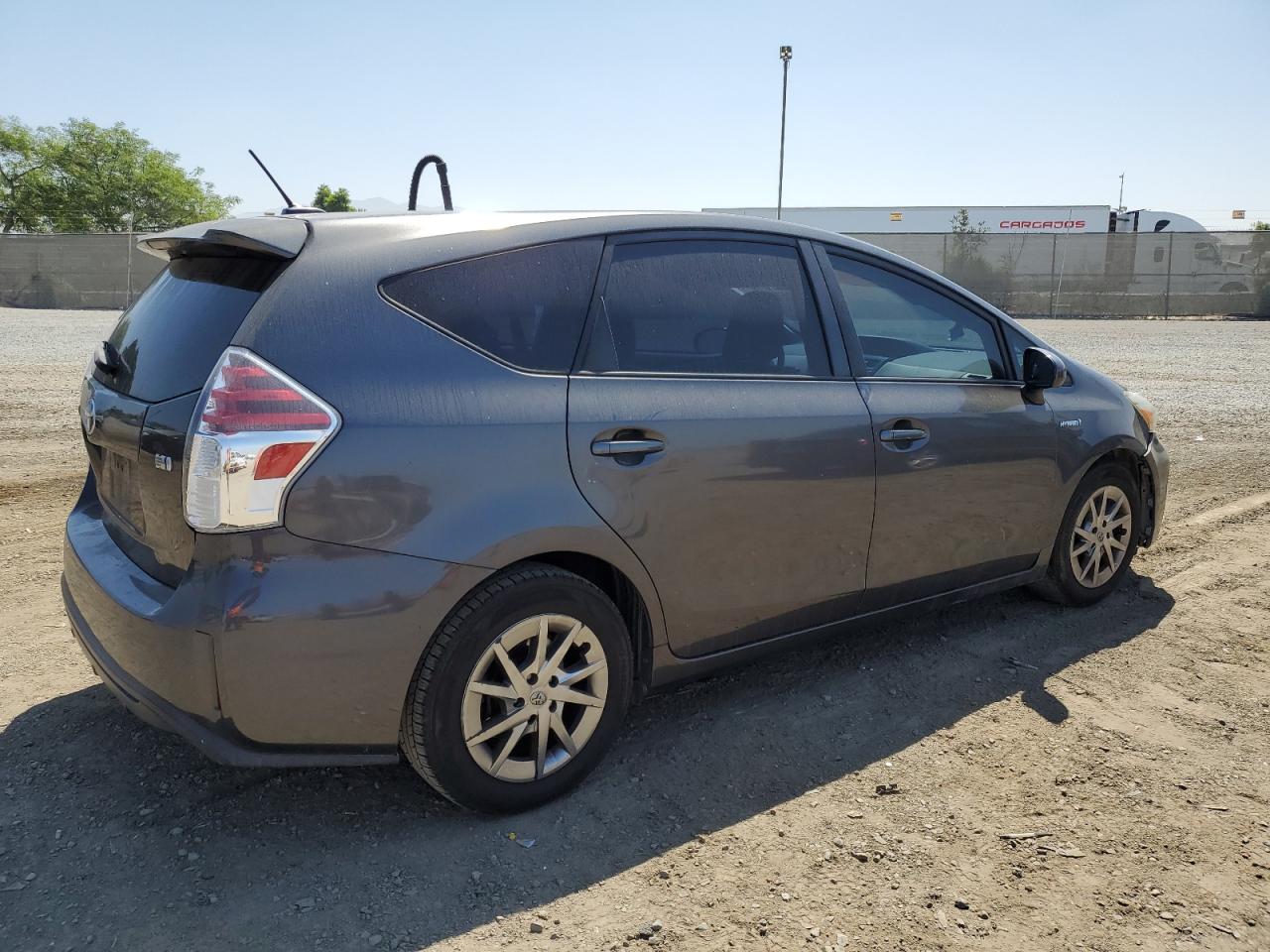 JTDZN3EU3FJ022244 2015 Toyota Prius V