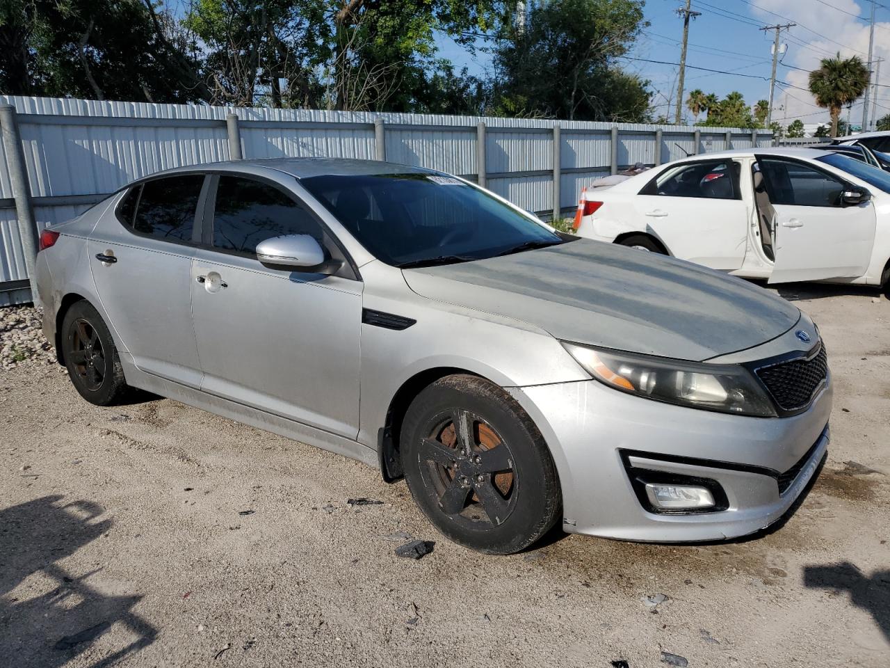 2015 Kia Optima Lx vin: 5XXGM4A70FG395486
