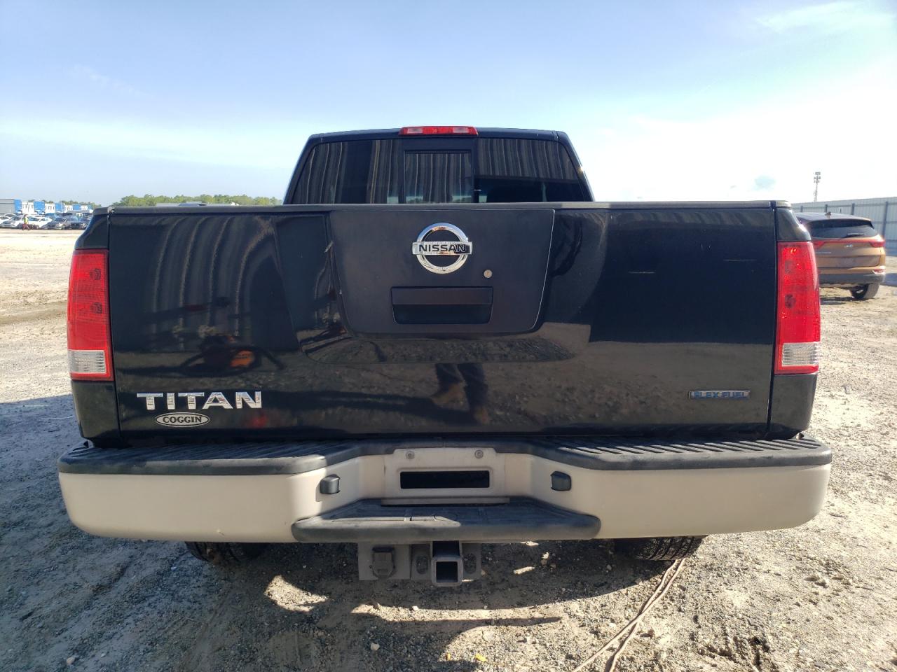 1N6BA0CH9BN309010 2011 Nissan Titan S