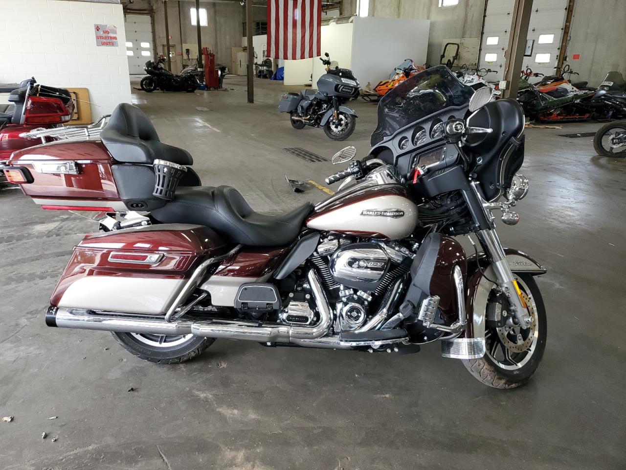 1HD1FCC14JB630973 HARLEY-DAVIDSON FLHTCU ULT 2018