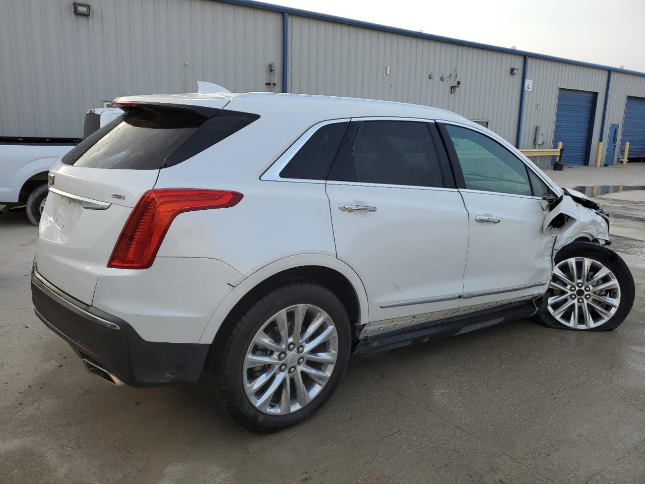 Lot #2771663399 2019 CADILLAC XT5 PREMIU