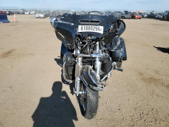 2021 HARLEY-DAVIDSON FLHTCUTG 1HD1MAF19MB856243