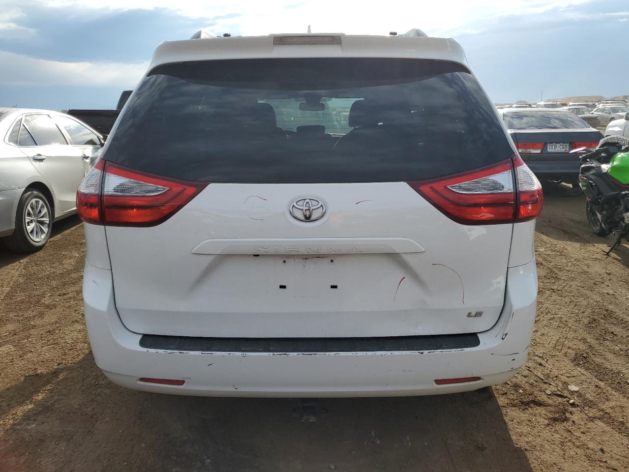 5TDKZ3DC5JS903781 2018 Toyota Sienna Le