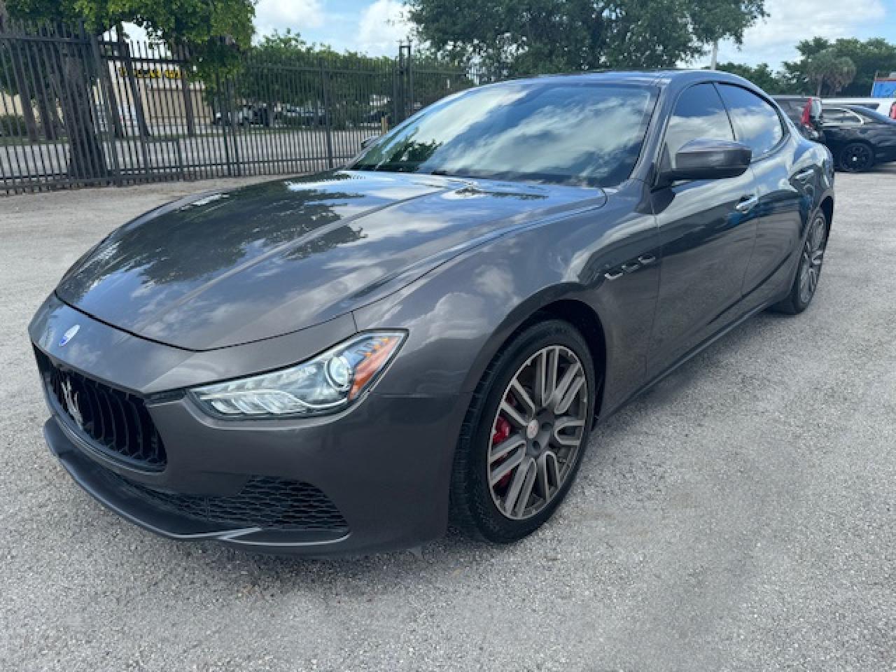 2017 Maserati Ghibli S vin: ZAM57RSA2H1221533