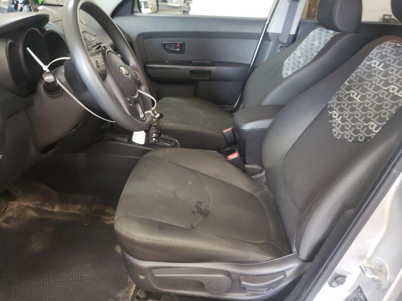 KNDJT2A28A7039502 2010 Kia Soul +