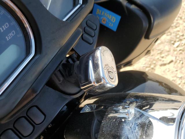 2018 HARLEY-DAVIDSON FLTRU 1HD1KGD13JB686307