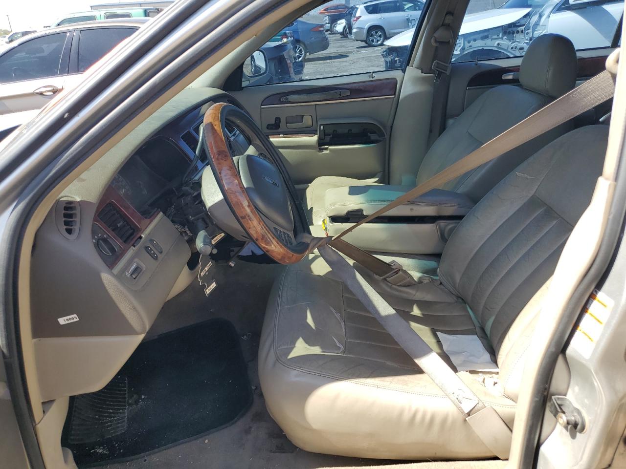 1LNHM81W03Y658217 2003 Lincoln Town Car Executive