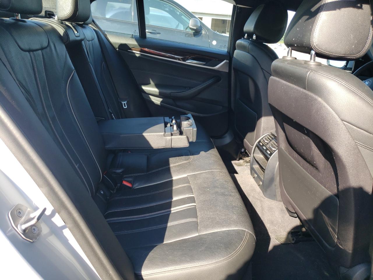 WBAJA7C50KG911387 2019 BMW 530 Xi