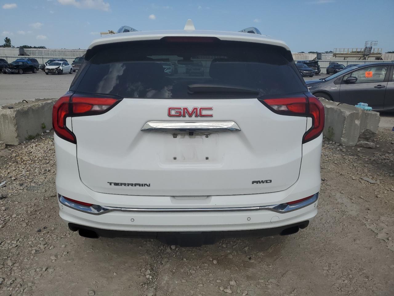 3GKALXEX0JL245688 2018 GMC Terrain Denali