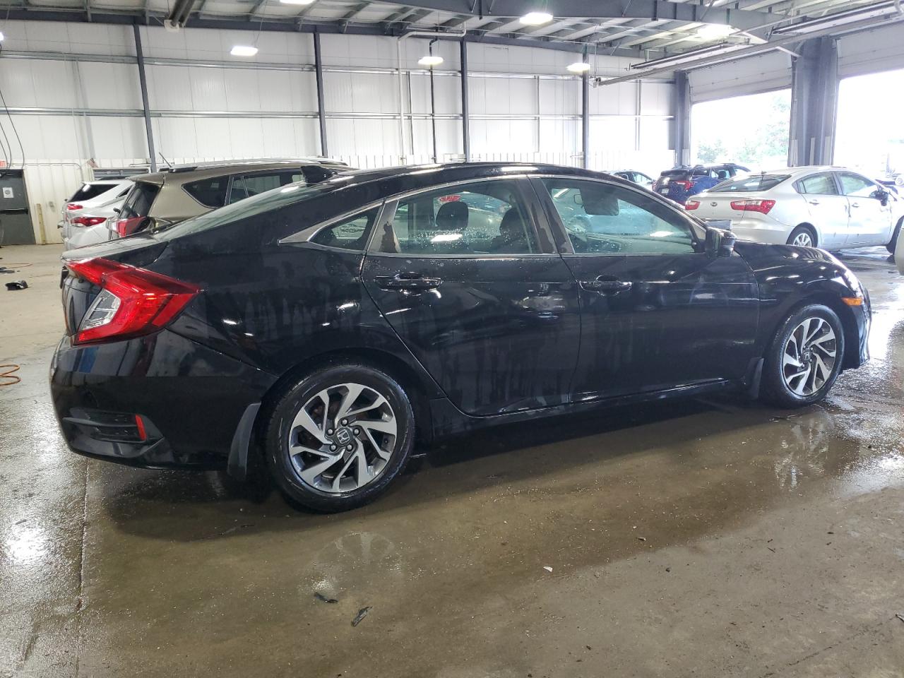 2018 Honda Civic Ex vin: 19XFC2F75JE000702