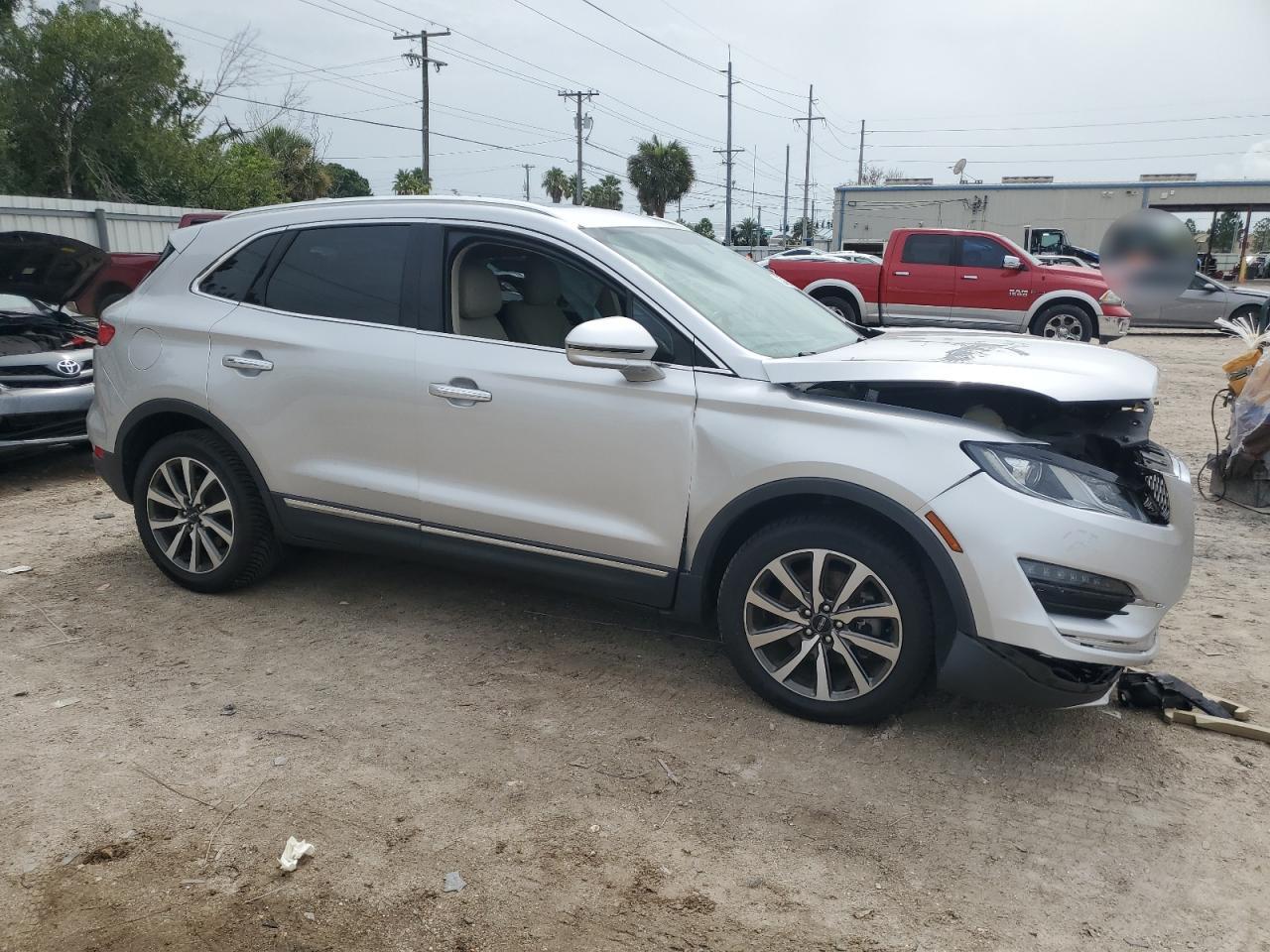 5LMCJ3C95KUL07836 2019 Lincoln Mkc Reserve