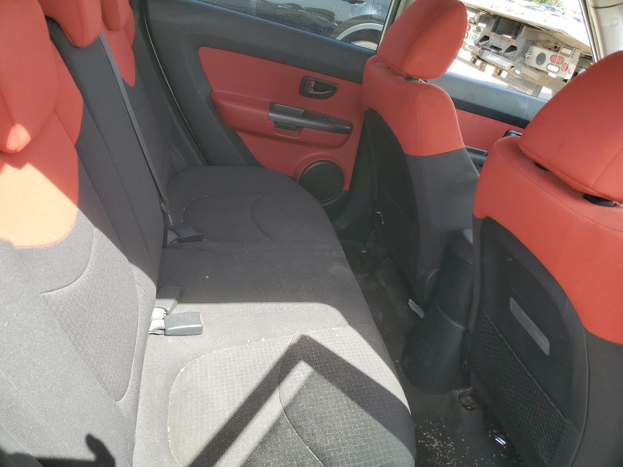 KNDJT2A20A7046380 2010 Kia Soul +