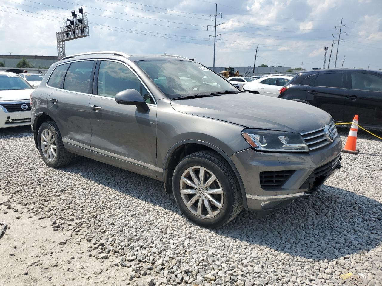 Lot #3029350716 2015 VOLKSWAGEN TOUAREG V6