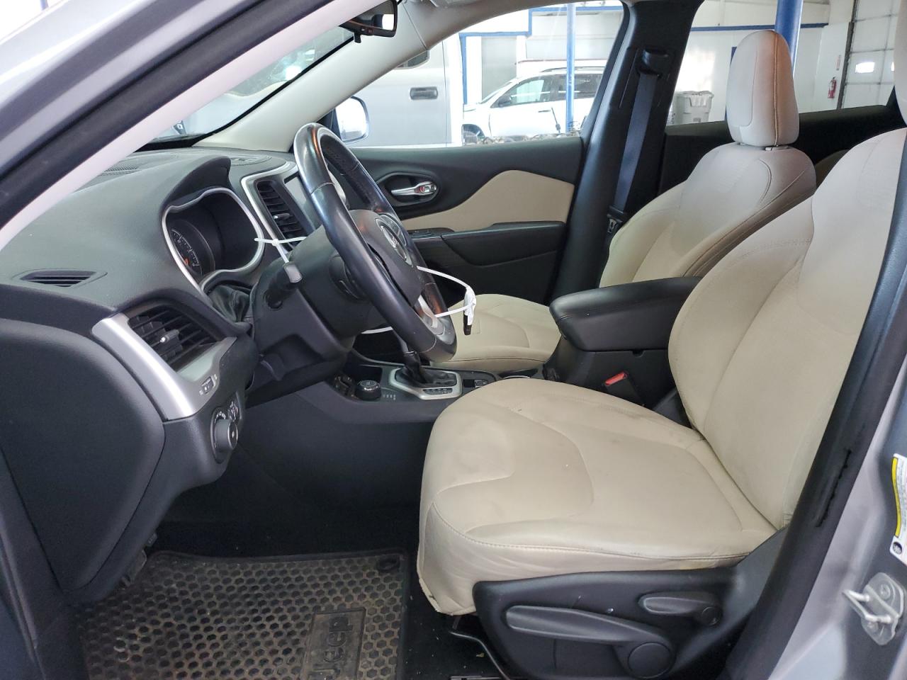 1C4PJMCS6FW673283 2015 Jeep Cherokee Latitude