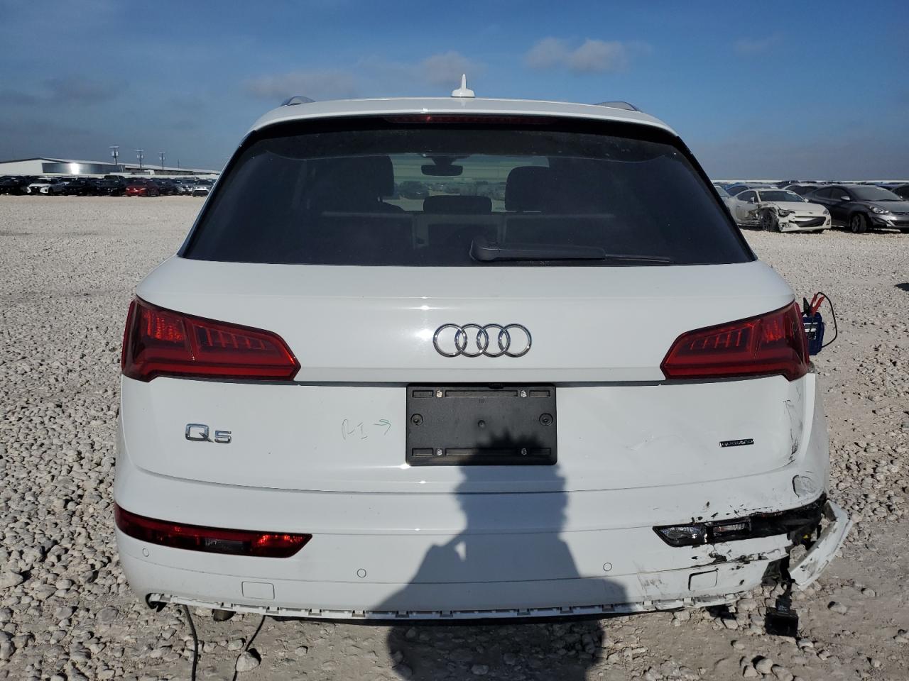 WA1CNAFY1K2130999 2019 Audi Q5 Prestige