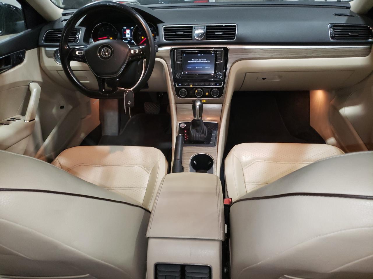 1VWGT7A38HC080792 2017 Volkswagen Passat Se