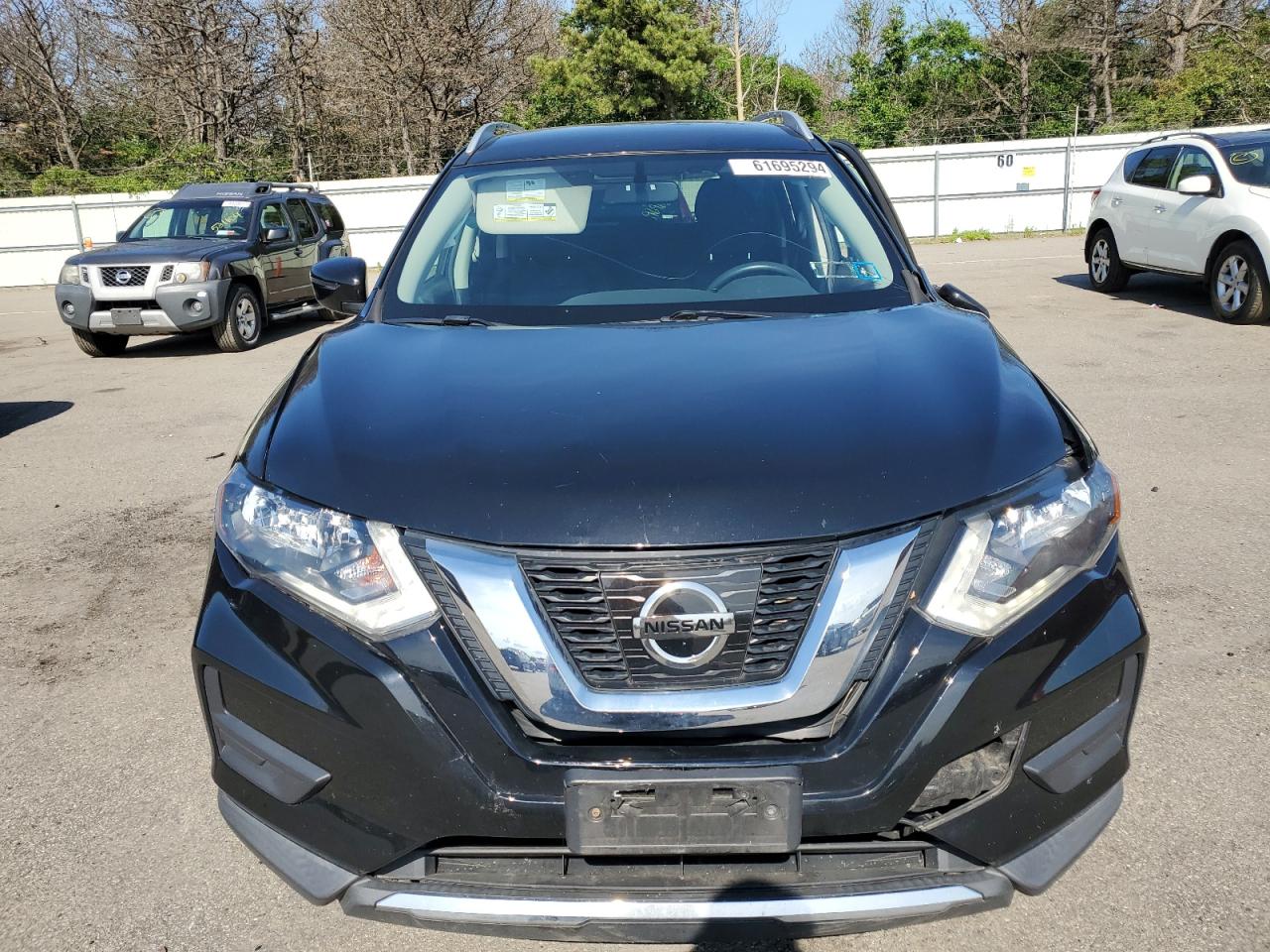 2017 Nissan Rogue S vin: KNMAT2MV1HP619593