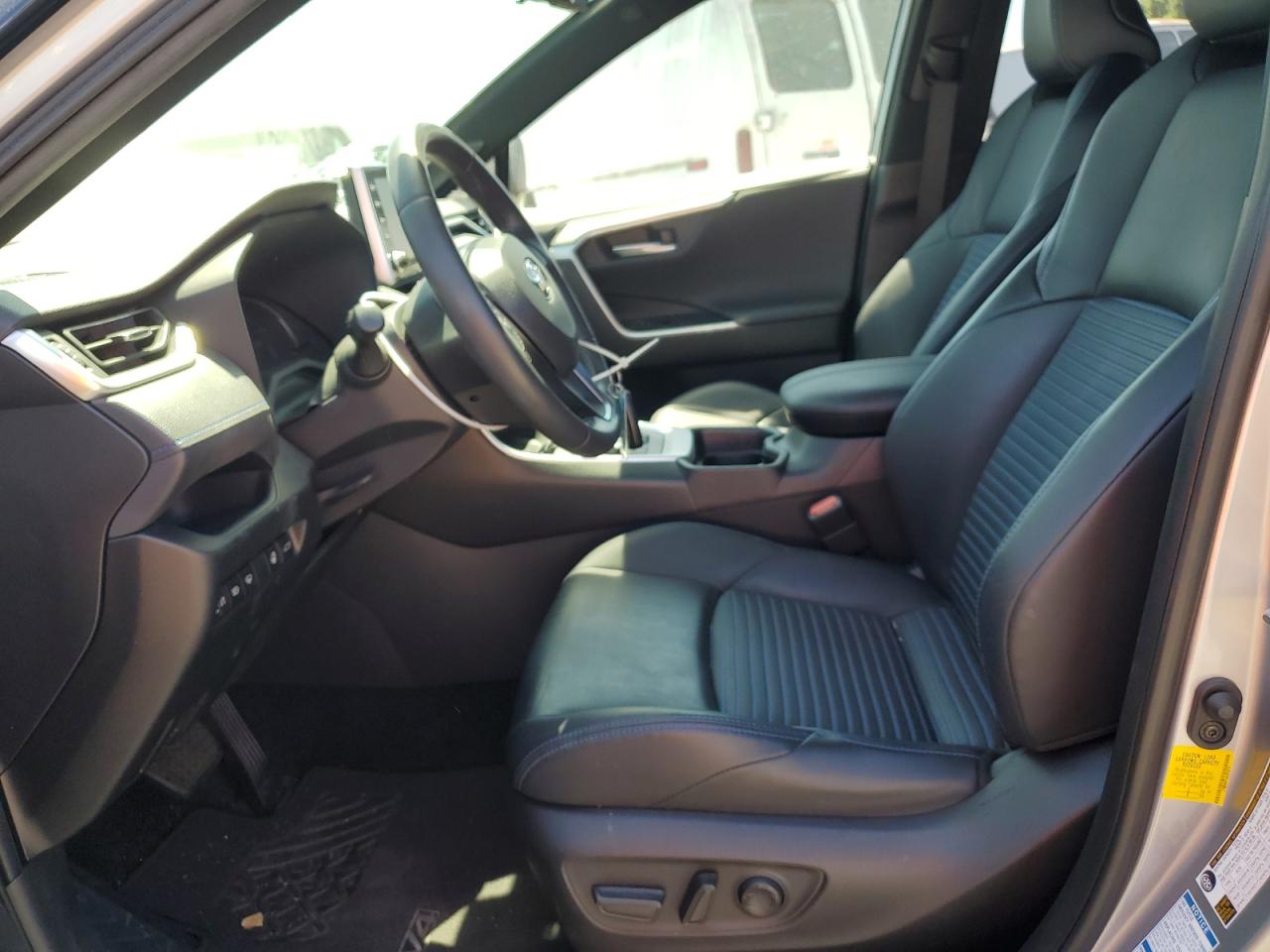 JTMEWRFV4KD516174 2019 Toyota Rav4 Xse