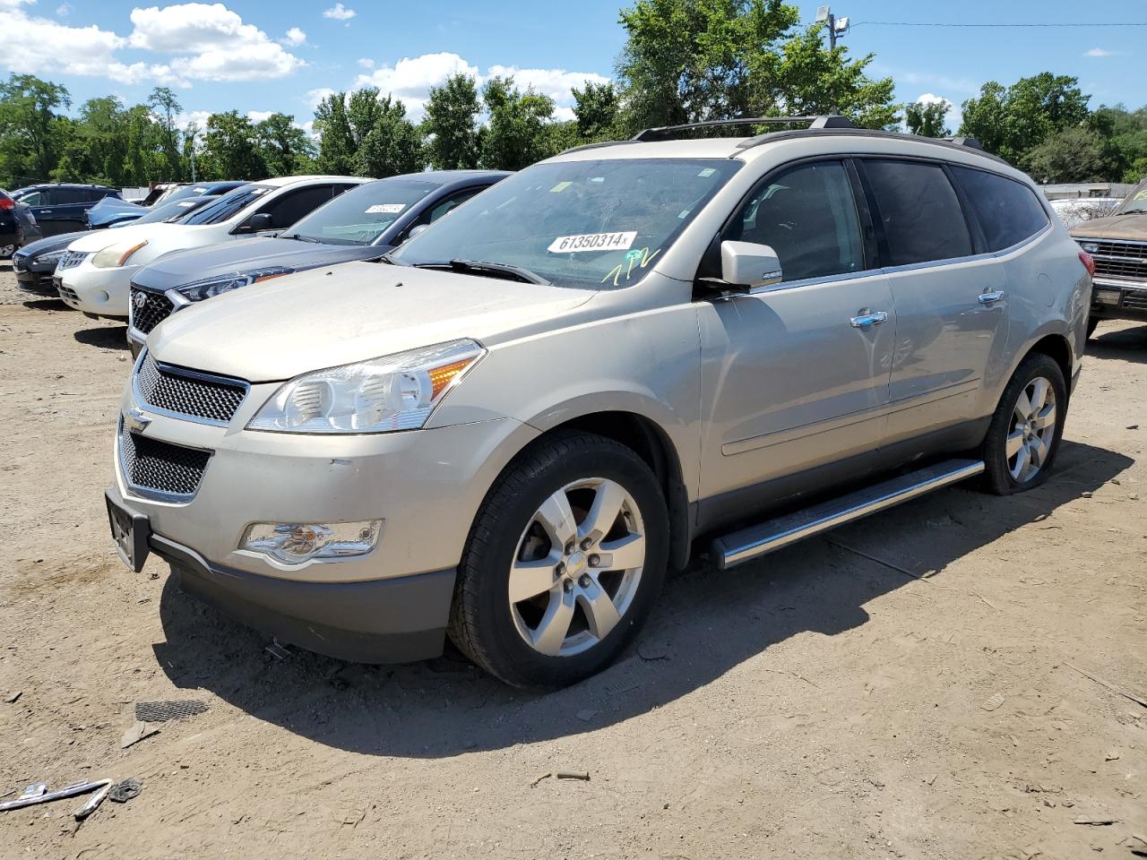 1GNKRGEDXBJ402390 2011 Chevrolet Traverse Lt