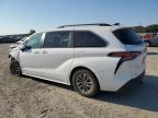 TOYOTA SIENNA LE photo