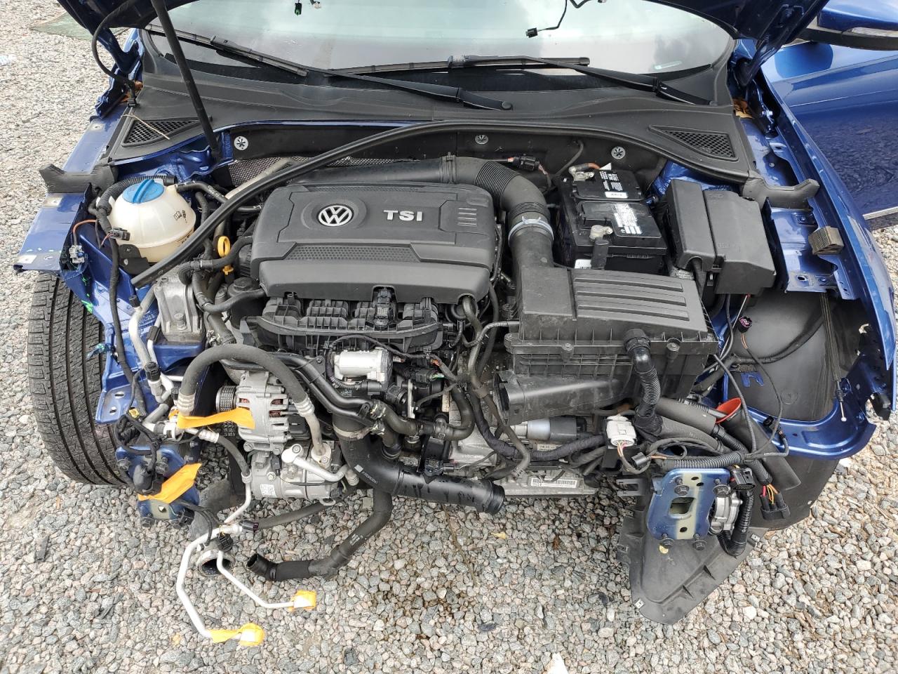 1VWDT7A39HC075118 2017 Volkswagen Passat R-Line