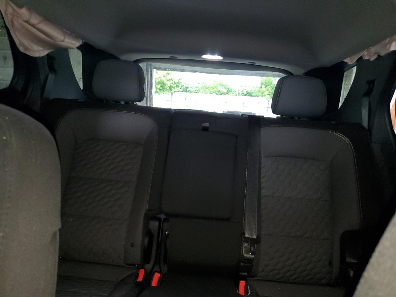 2GNAXSEV3J6329694 2018 Chevrolet Equinox Lt