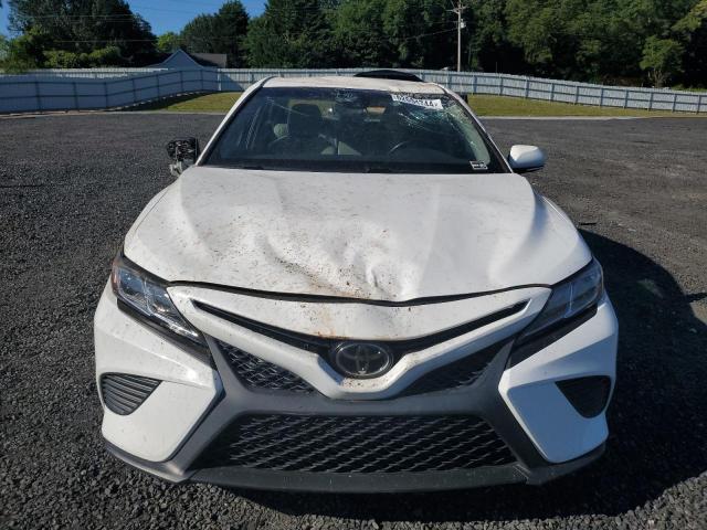 VIN 4T1B11HKXJU654138 2018 Toyota Camry, L no.5