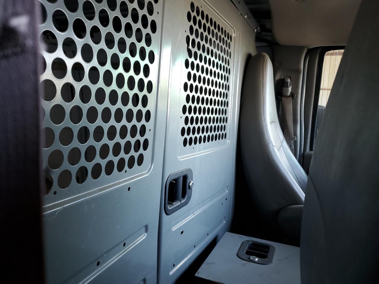 1GCWGFCF5F1199042 2015 Chevrolet Express G2500