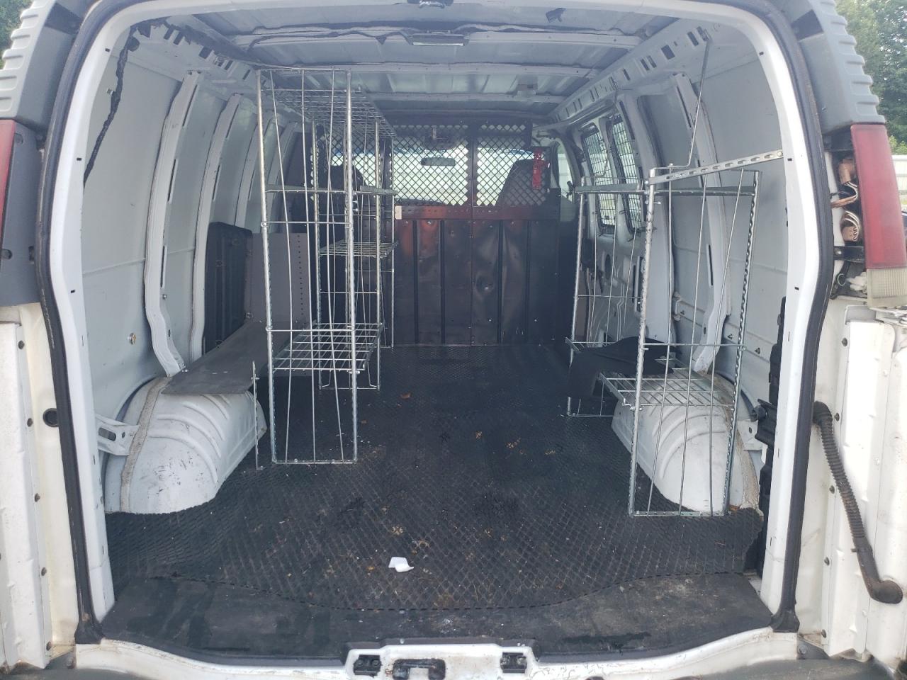 1GCFG25M8Y1215127 2000 Chevrolet Express G2500