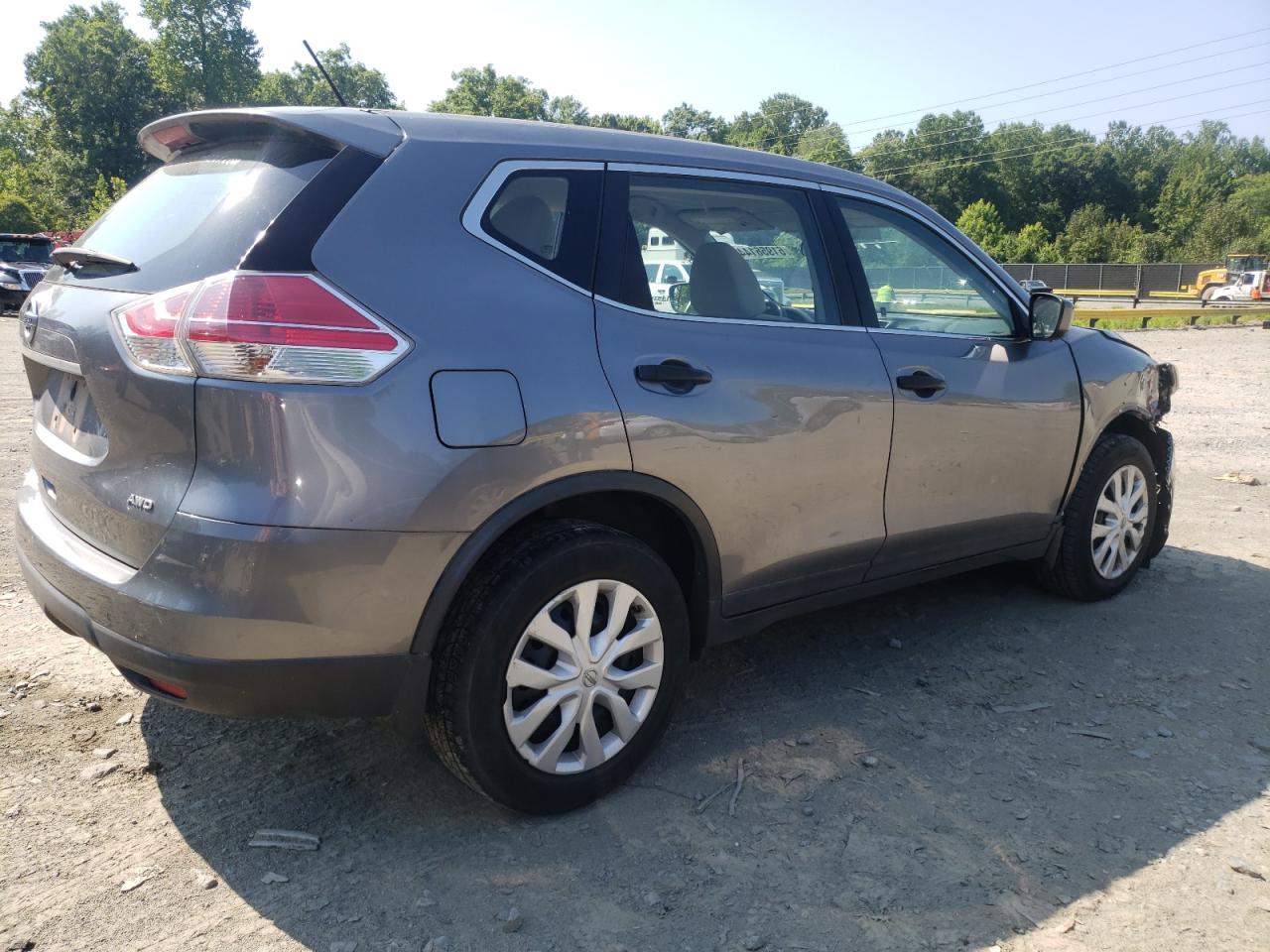 2016 Nissan Rogue S vin: KNMAT2MV5GP597922