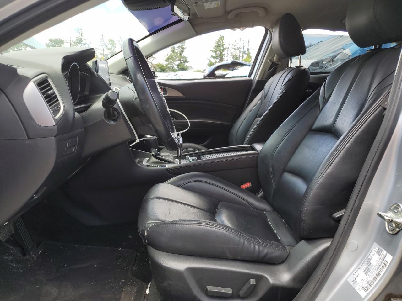 3MZBN1V37JM206995 2018 Mazda 3 Touring