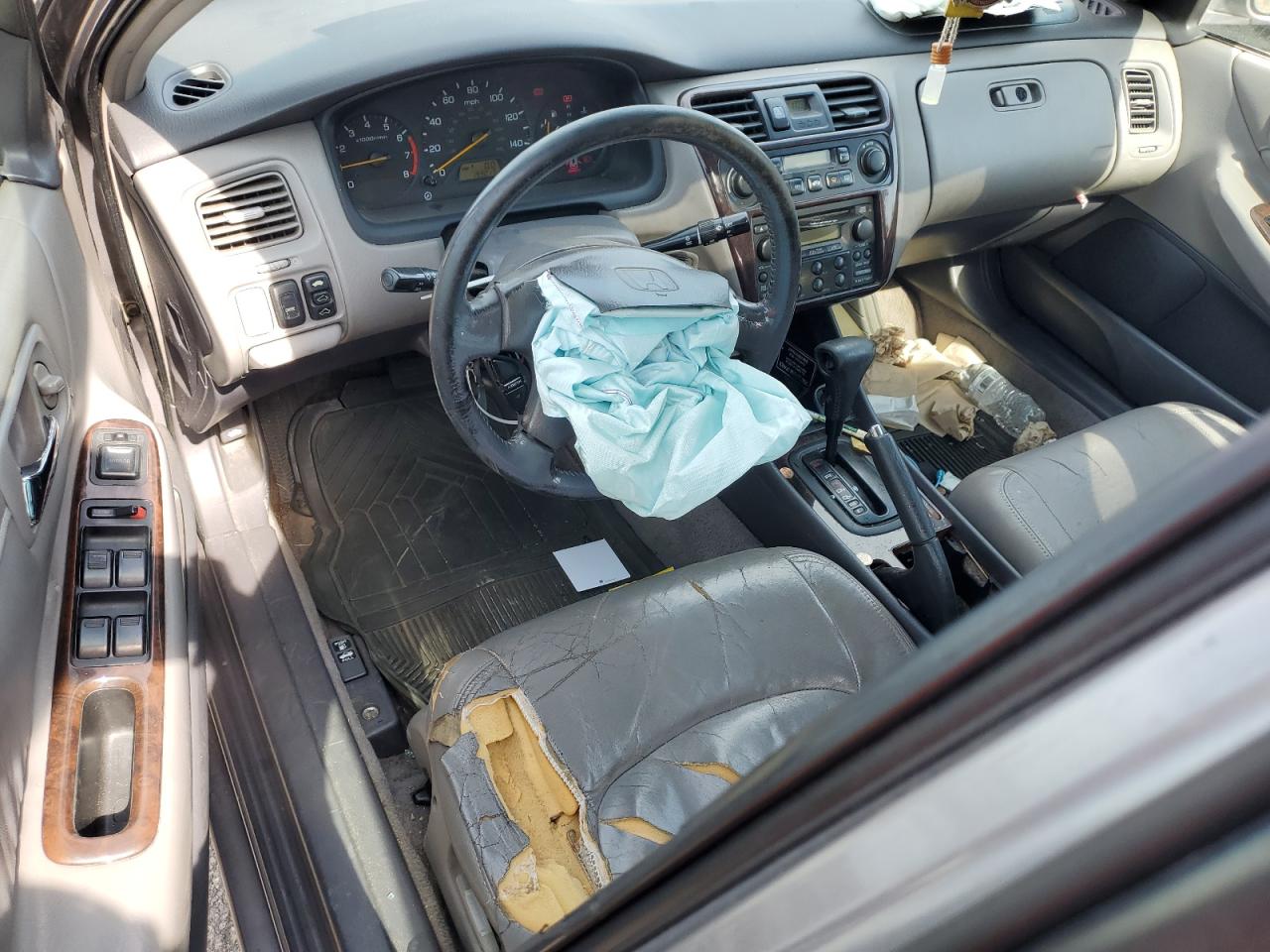 1HGCG165XYA095921 2000 Honda Accord Ex