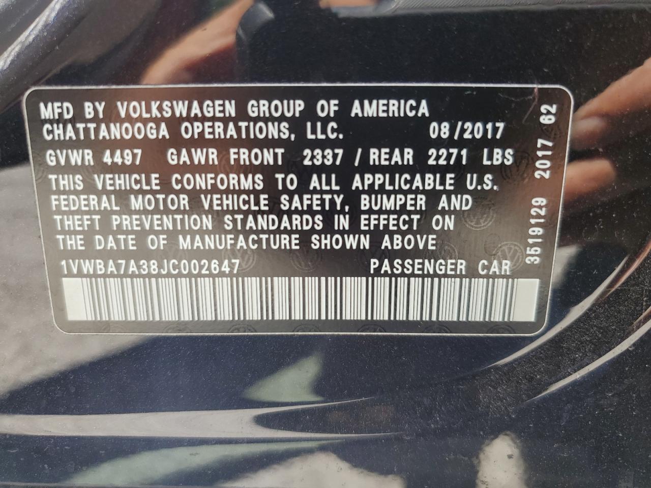 1VWBA7A38JC002647 2018 Volkswagen Passat Se