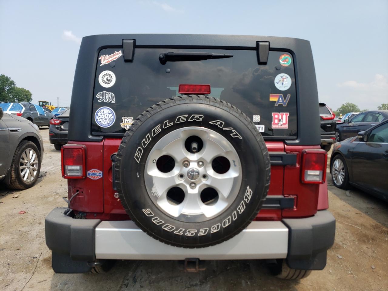 1C4BJWEG4DL513318 2013 Jeep Wrangler Unlimited Sahara