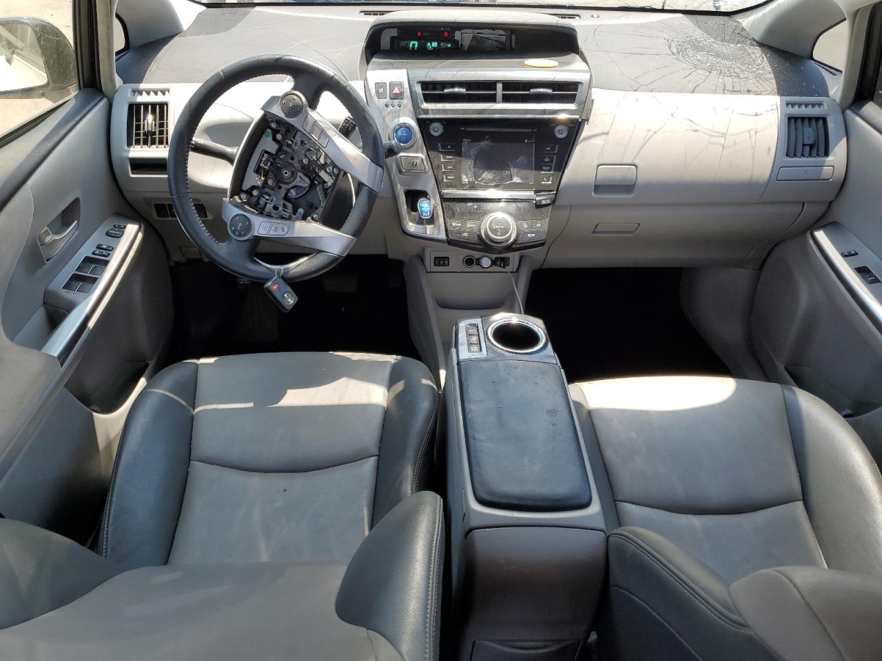 JTDZN3EU7GJ052431 2016 Toyota Prius V