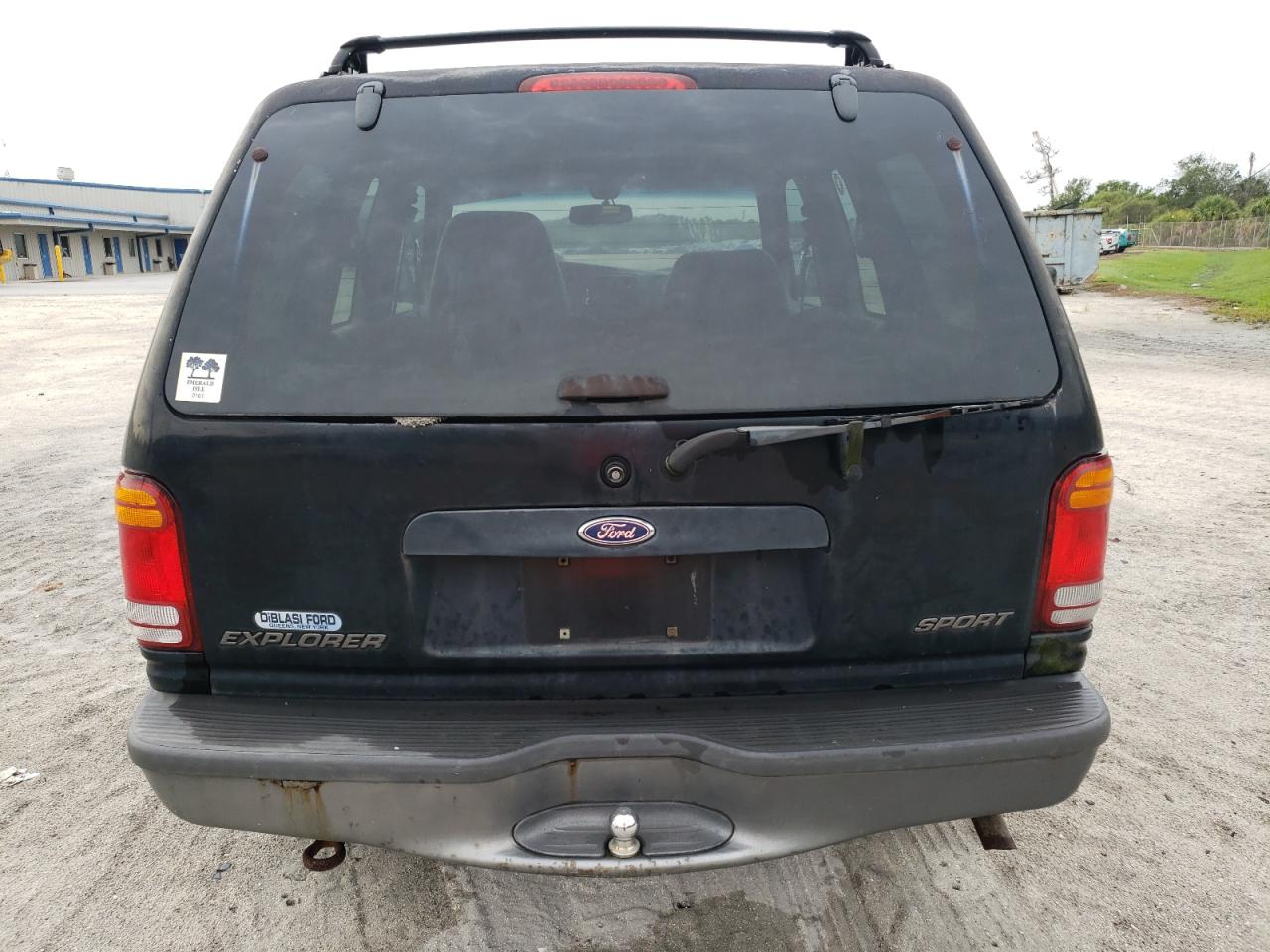 1FMYU70E0YUA48593 2000 Ford Explorer Sport