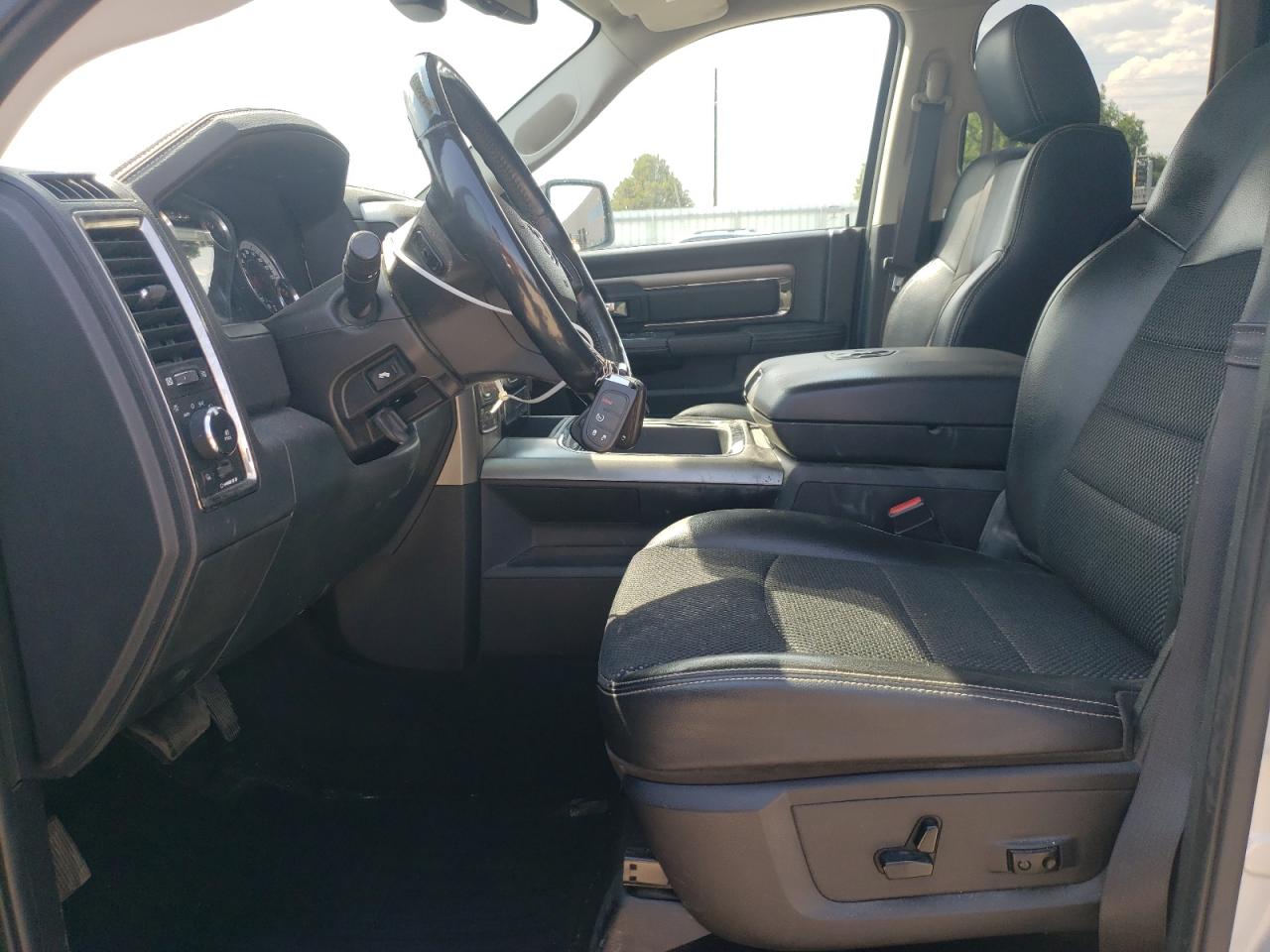 1C6RR7HT6GS231009 2016 Ram 1500 Sport