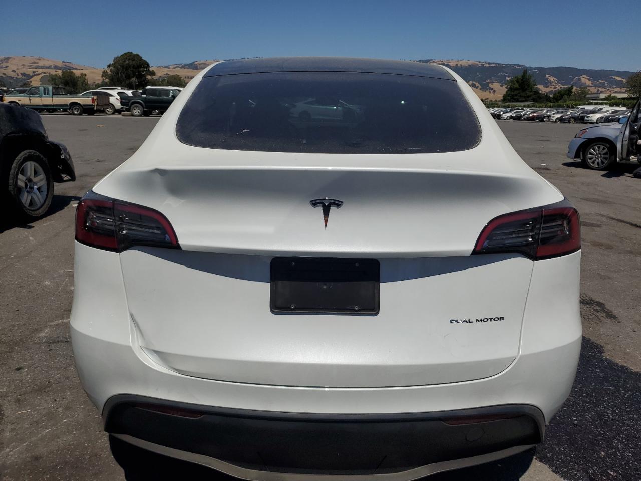 7SAYGDEE9PF813331 2023 Tesla Model Y