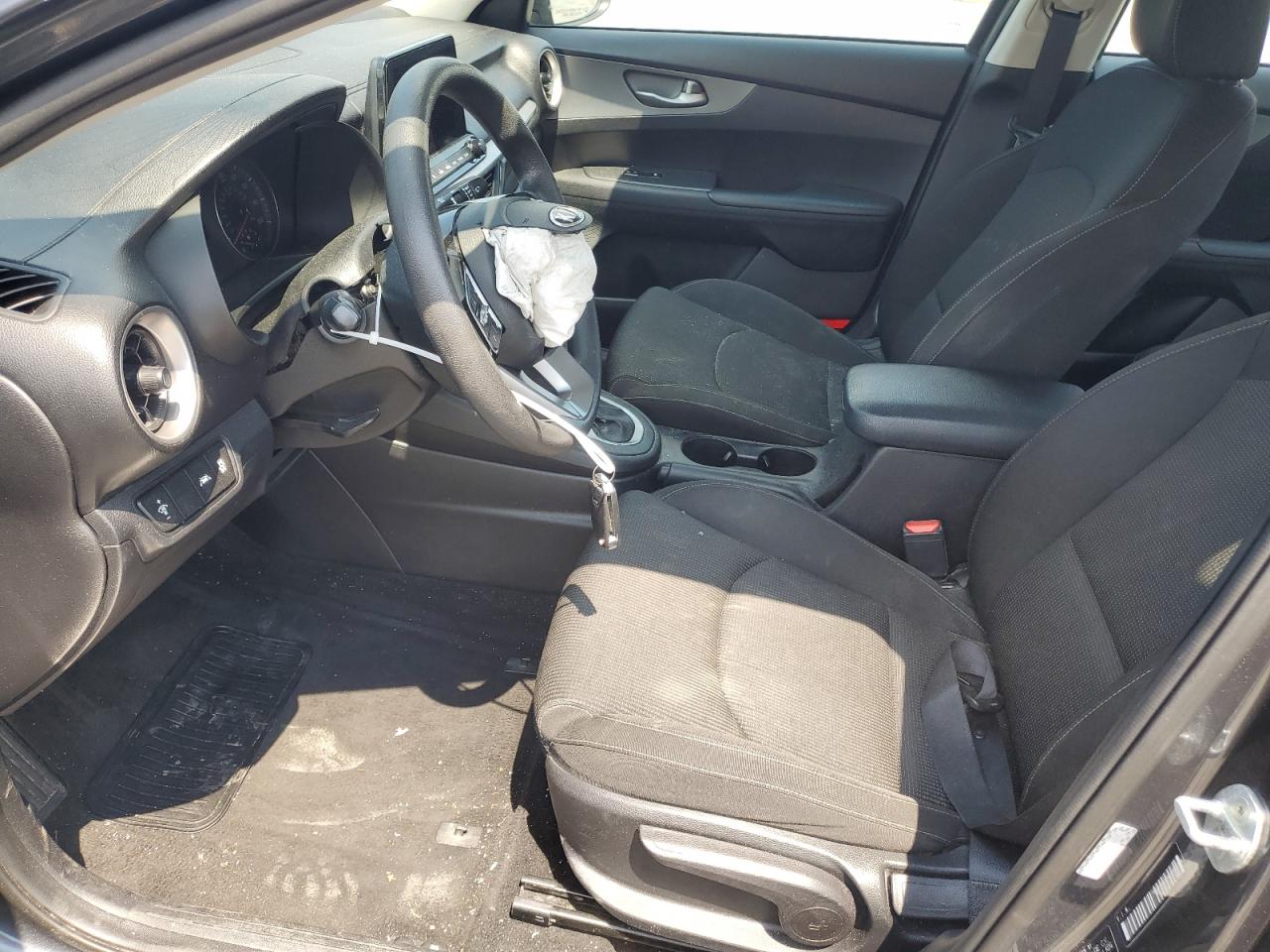 3KPF24ADXME352383 2021 Kia Forte Fe