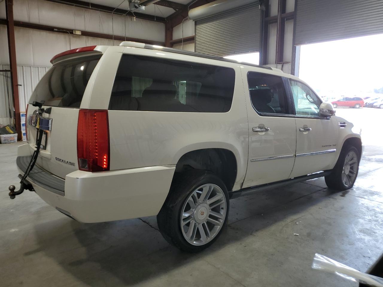 CADILLAC ESCALADE ESV PLATINUM