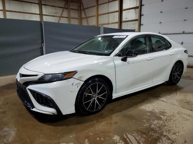 2022 Toyota Camry, SE