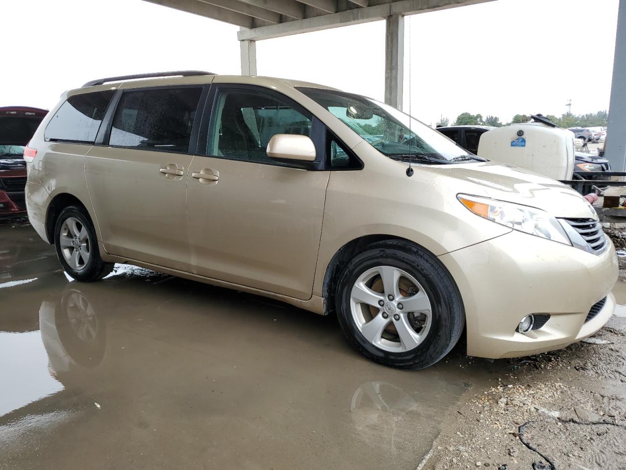 5TDKK3DC6ES467338 2014 Toyota Sienna Le