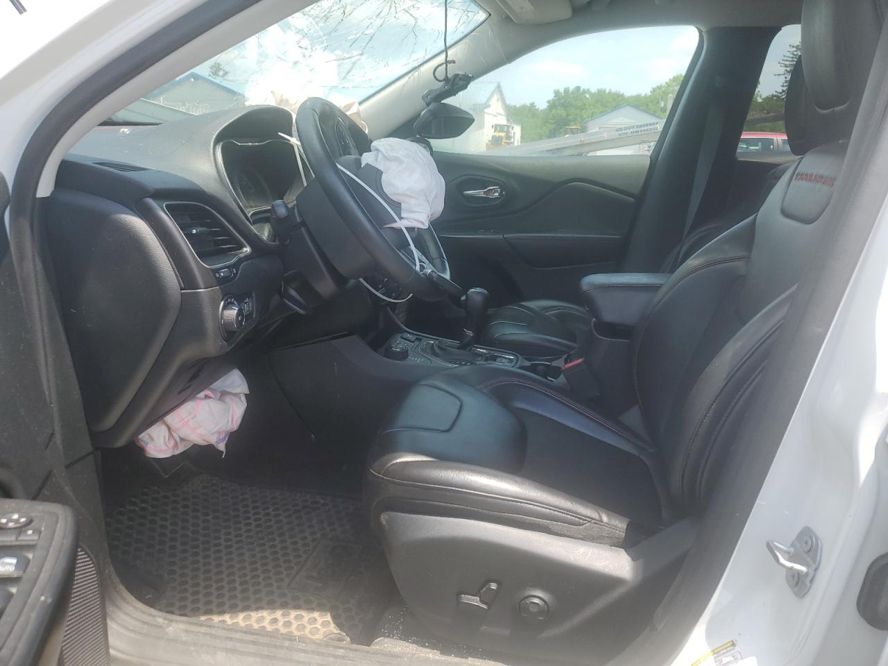 1C4PJMBN9KD192994 2019 Jeep Cherokee Trailhawk