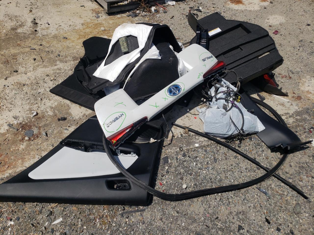 JTDKAMFU9N3155692 2022 Toyota Prius Night Shade