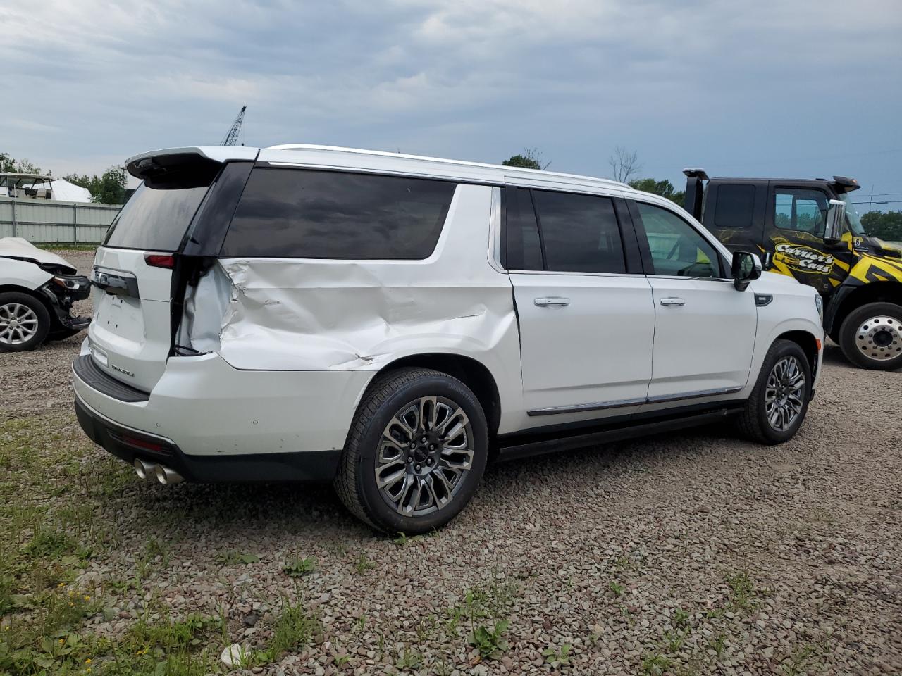 2023 GMC Yukon Xl Denali Ultimate vin: 1GKS2KKL9PR438046