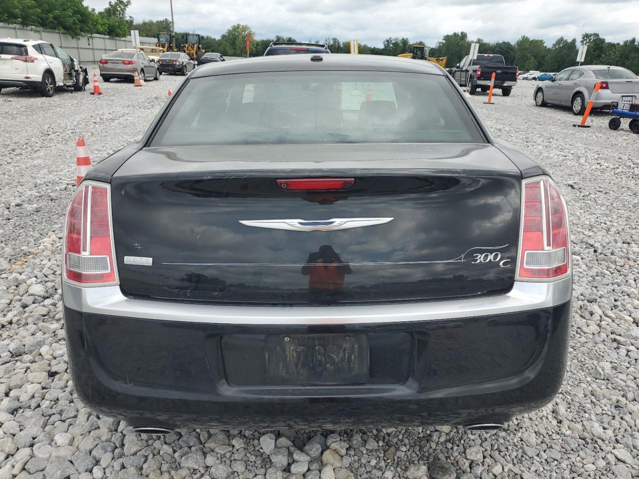 2C3CCAJT8DH686491 2013 Chrysler 300C Varvatos